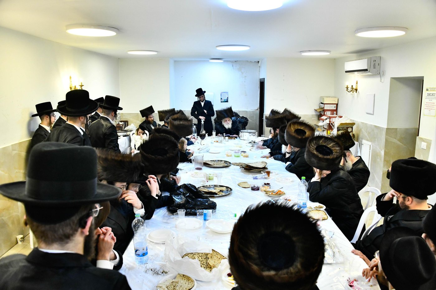 האדמו"ר מקאסוב ויזניץ בטיש חוה"מ פסח