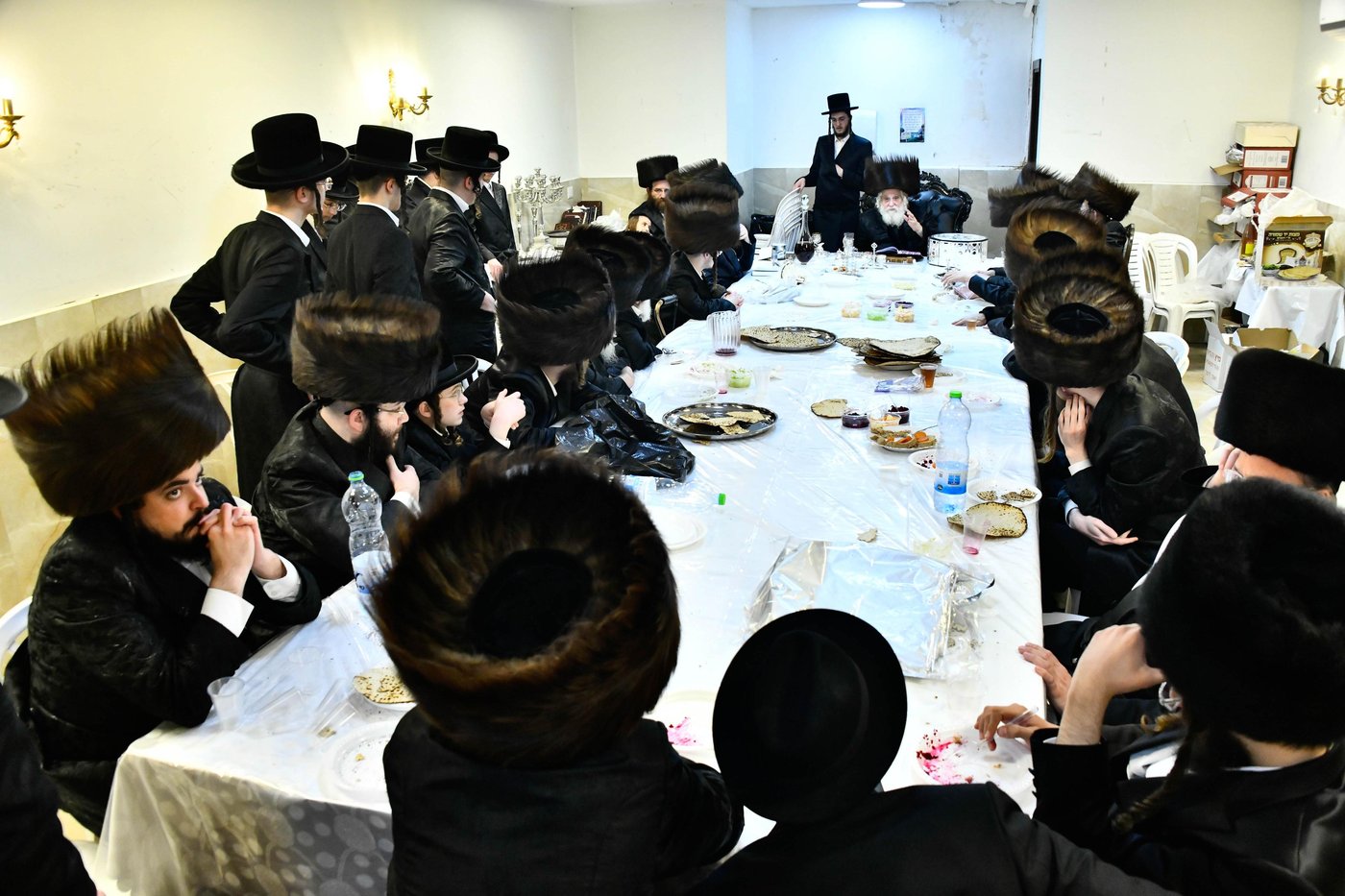 האדמו"ר מקאסוב ויזניץ בטיש חוה"מ פסח