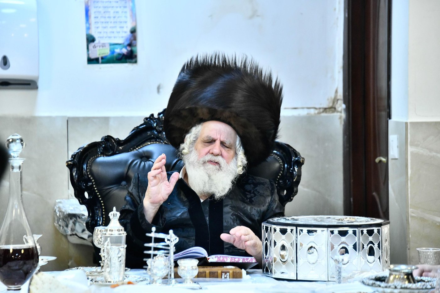 האדמו"ר מקאסוב ויזניץ בטיש חוה"מ פסח