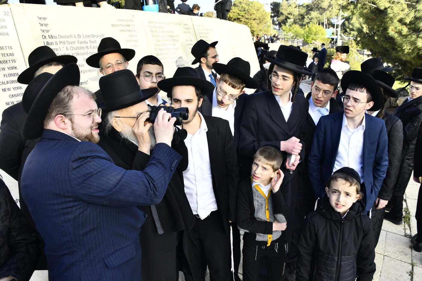 הגאון רבי בנימין אלישיב בתפילה בהר הצופים