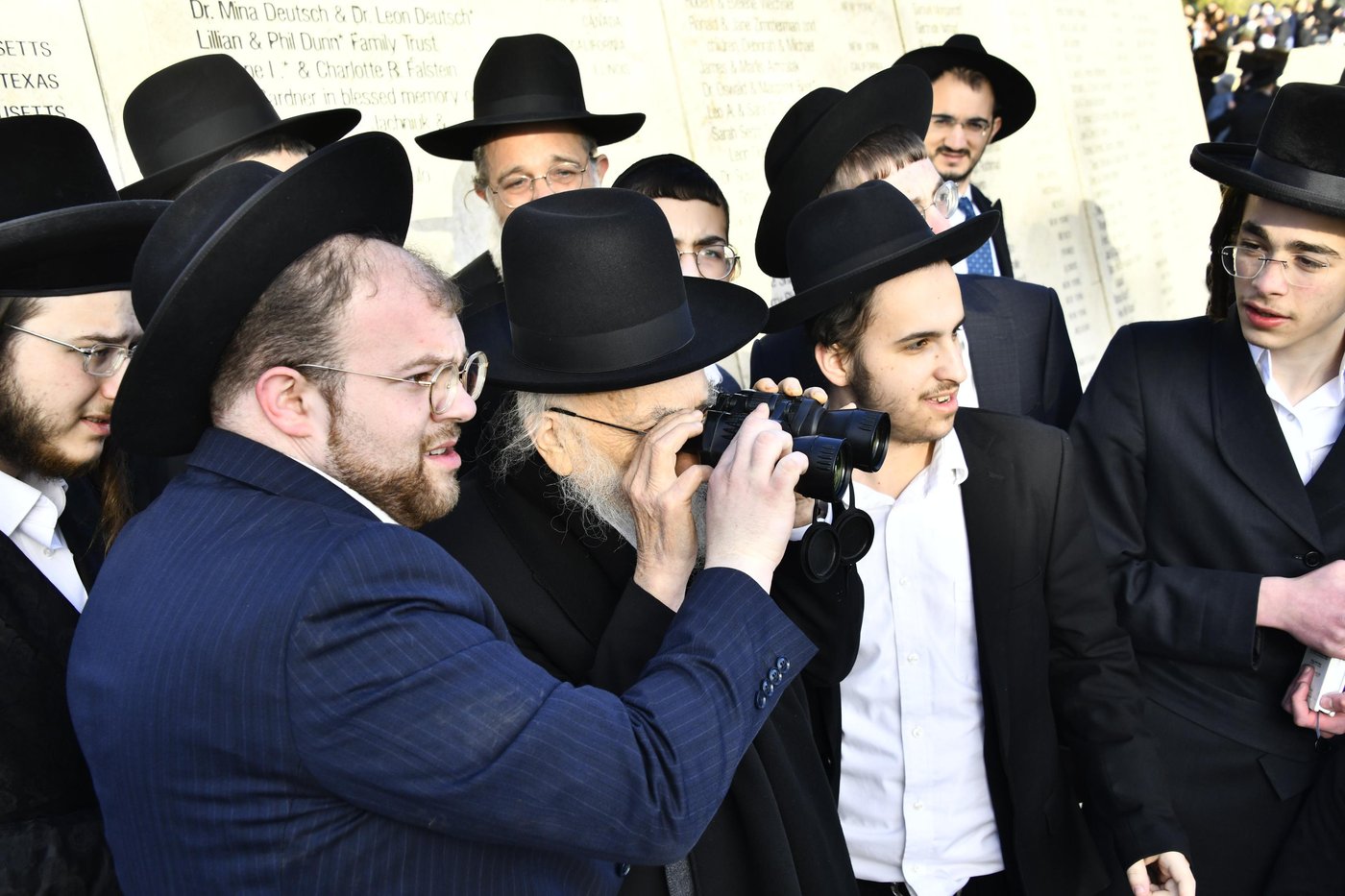 הגאון רבי בנימין אלישיב בתפילה בהר הצופים