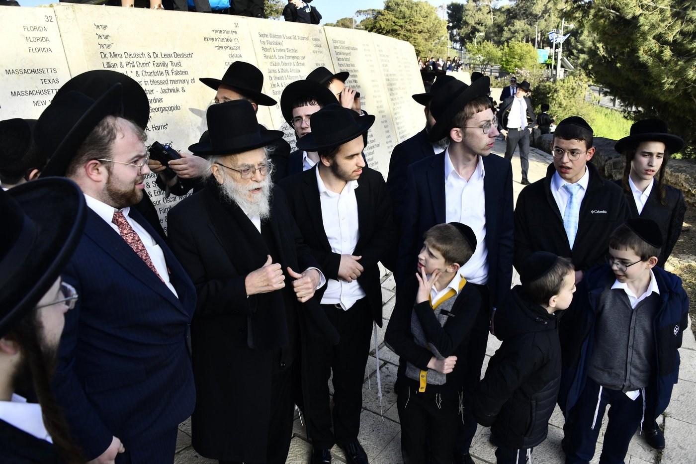 הגאון רבי בנימין אלישיב בתפילה בהר הצופים