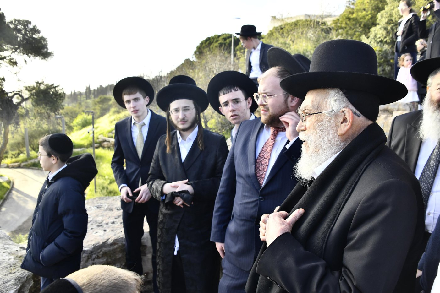 הגאון רבי בנימין אלישיב בתפילה בהר הצופים