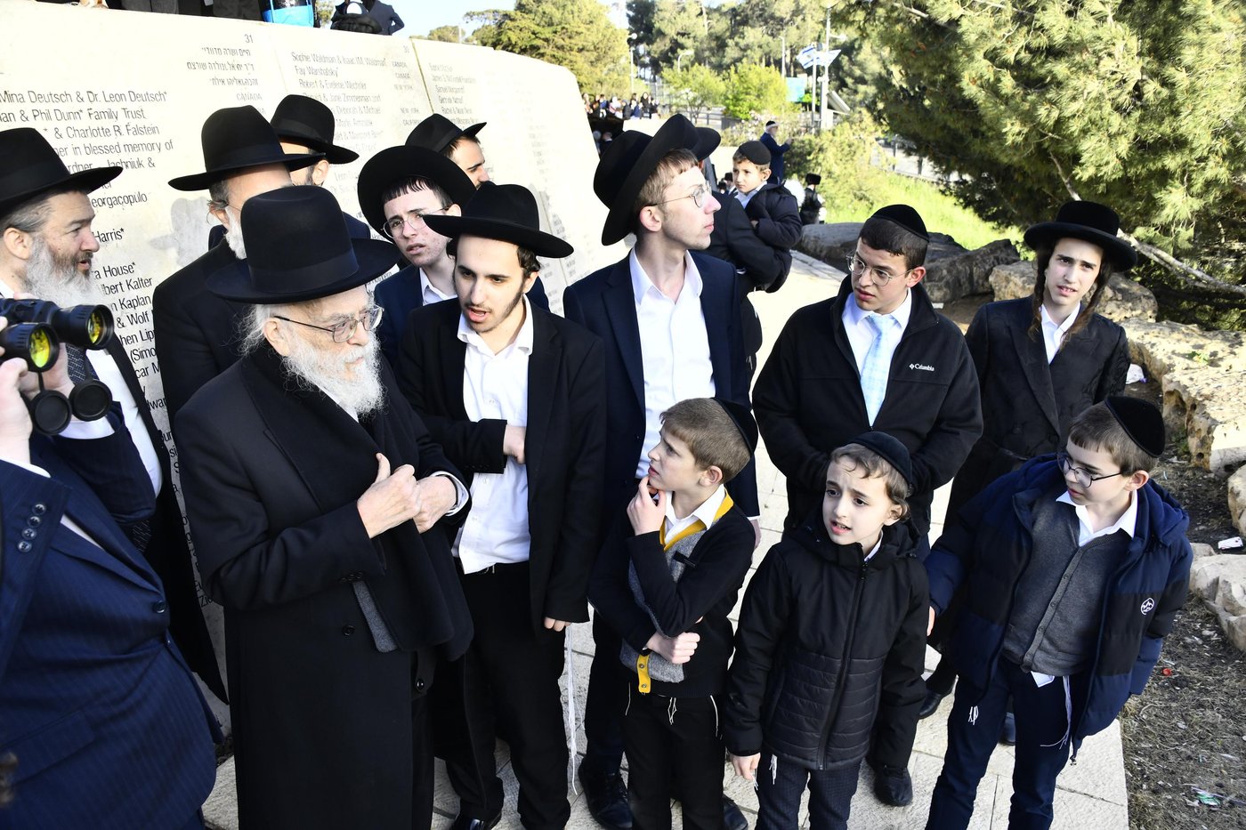 הגאון רבי בנימין אלישיב בתפילה בהר הצופים