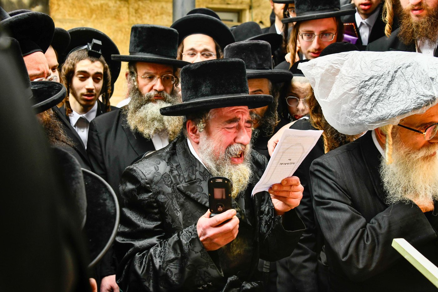 האדמו"ר מרחמסטריווקא בשריפת חמץ