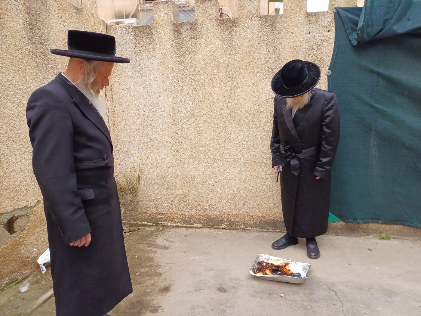 האדמו"ר מזלאטשוב בשריפת חמץ