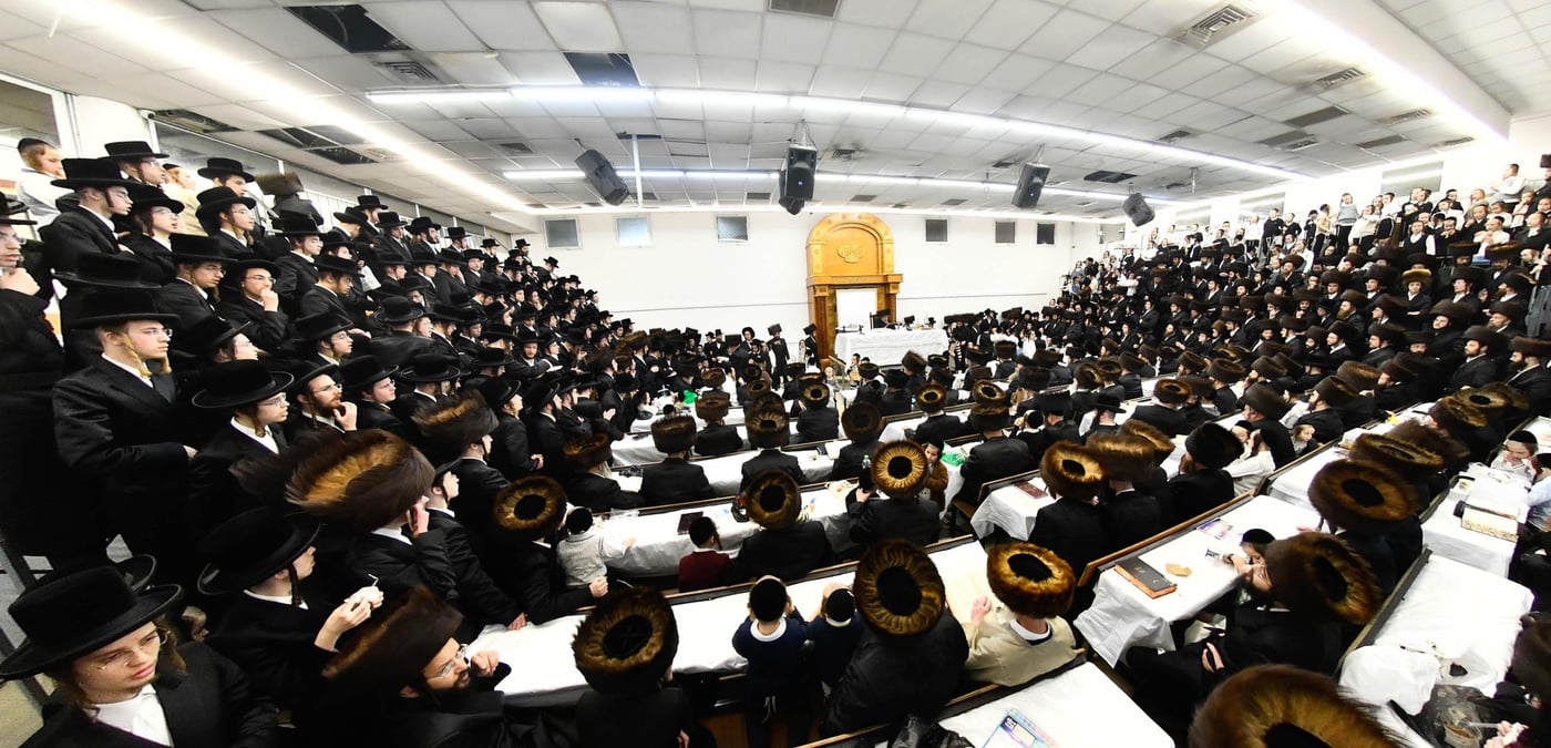 האדמו"ר מרחמסטריווקא בטיש חוה"מ פסח