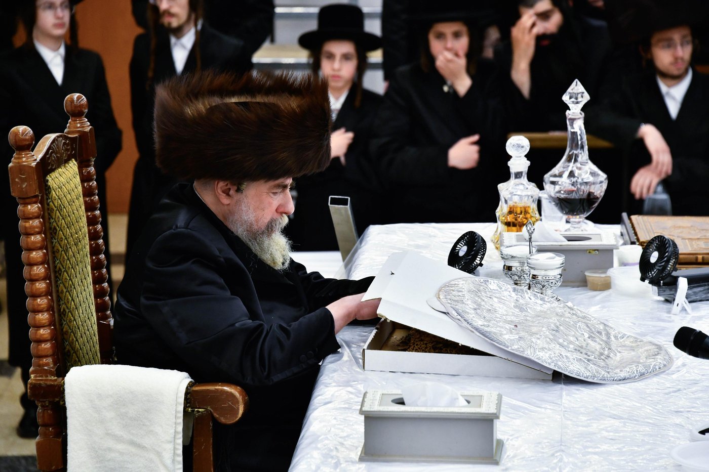 האדמו"ר מרחמסטריווקא בטיש חוה"מ פסח