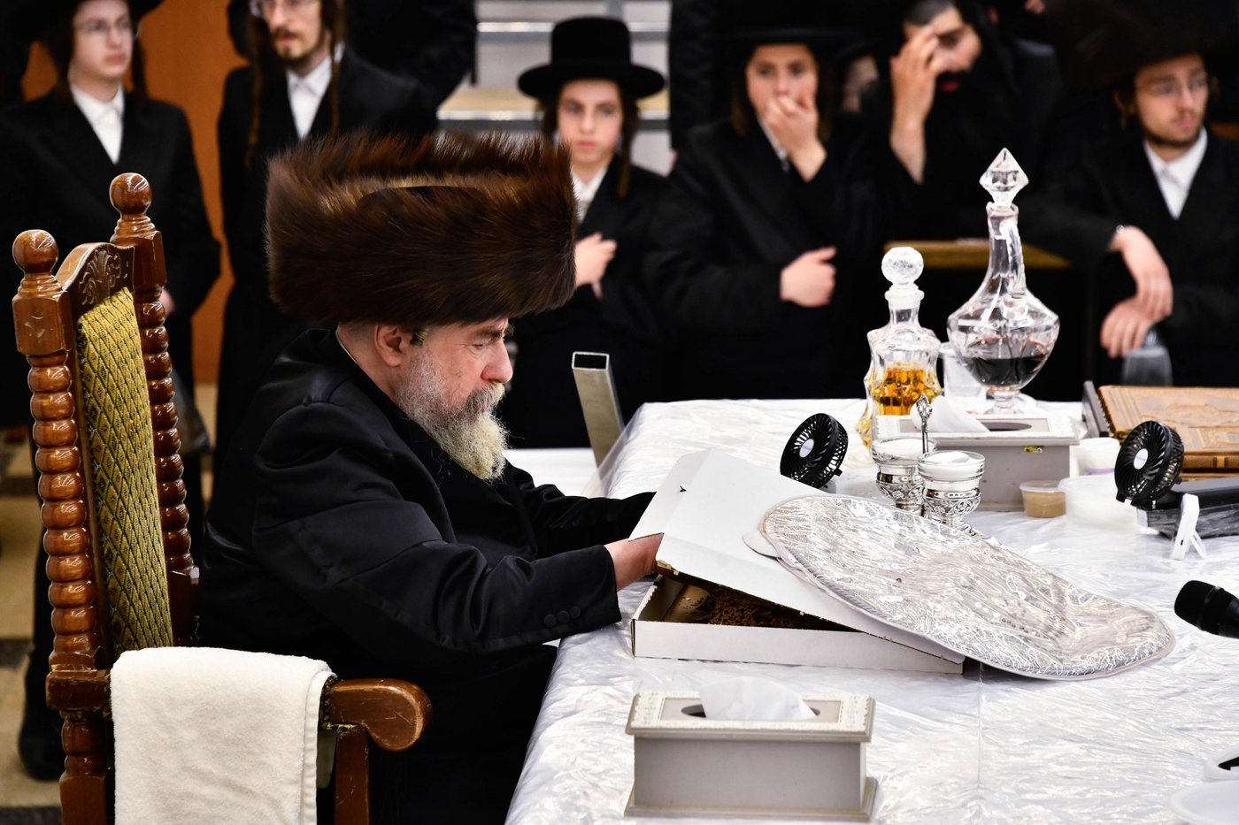 האדמו"ר מרחמסטריווקא בטיש חוה"מ פסח