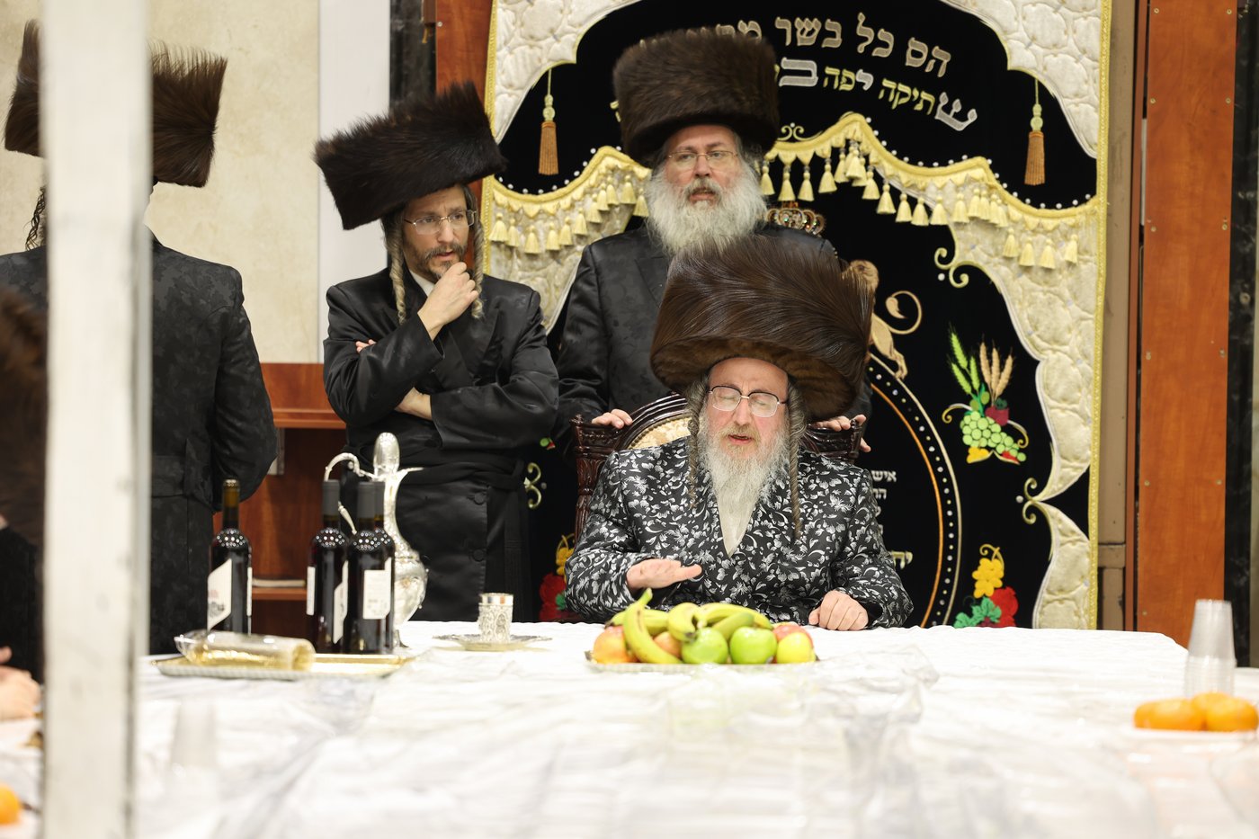 האדמו"ר מביאלה ב"ב בטיש חוה"מ פסח