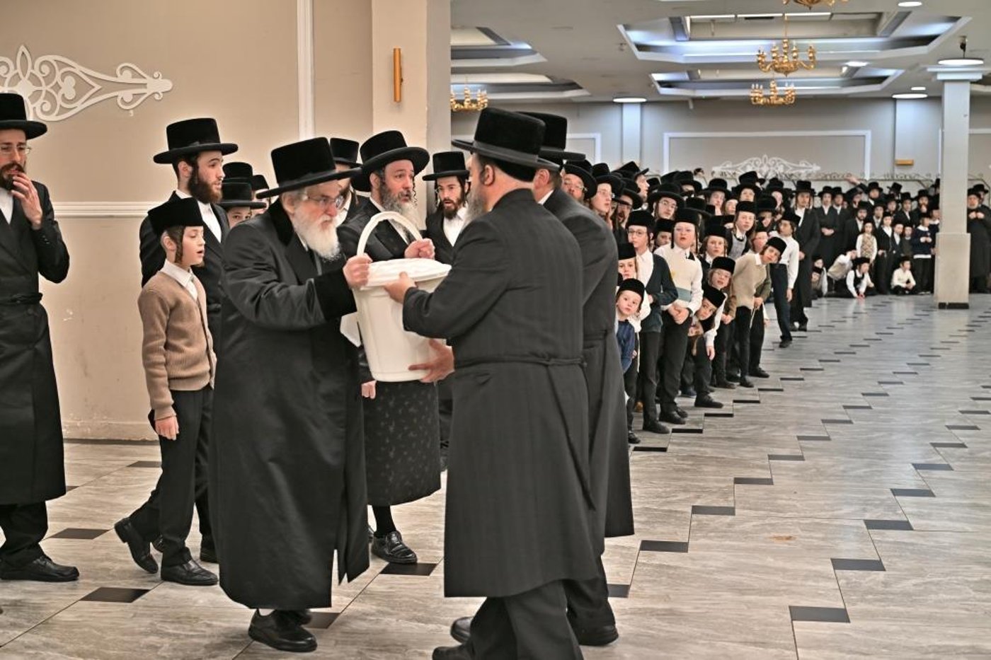 חג הפסח בחצה"ק ויזניץ