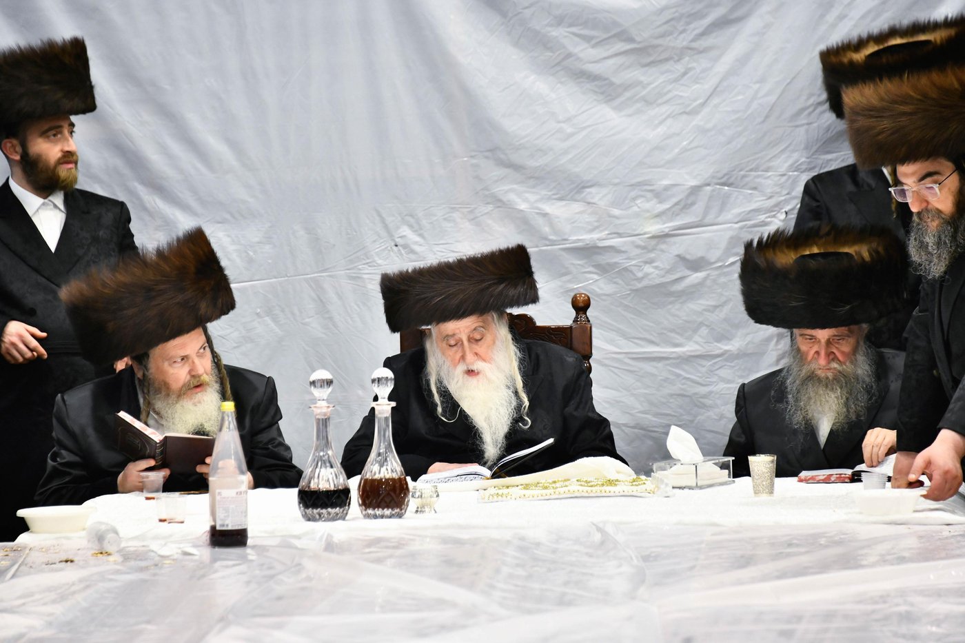 האדמו"ר ממכנובקא בעלזא בטיש נעילת החג