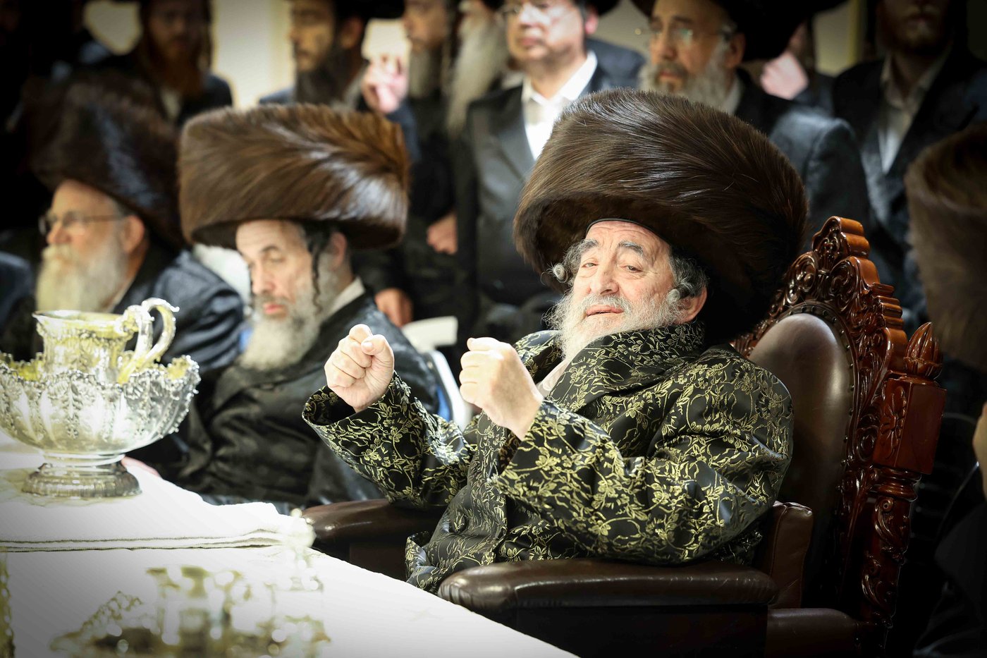 האדמו"ר מויז'ניץ בטיש חול המועד פסח