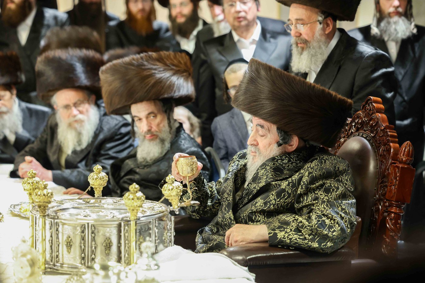 האדמו"ר מויז'ניץ בטיש חול המועד פסח