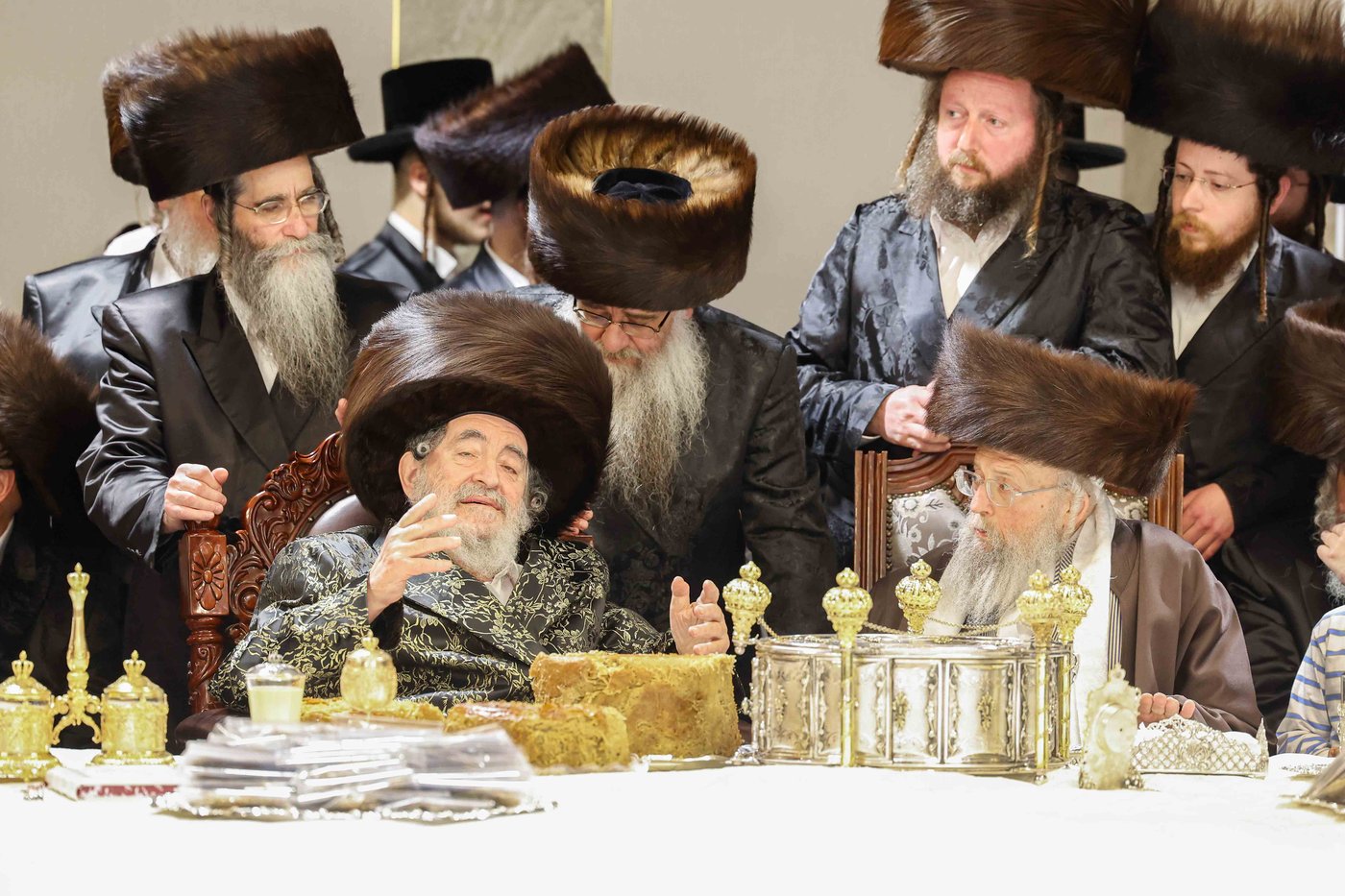 האדמו"ר מויז'ניץ בטיש חול המועד פסח