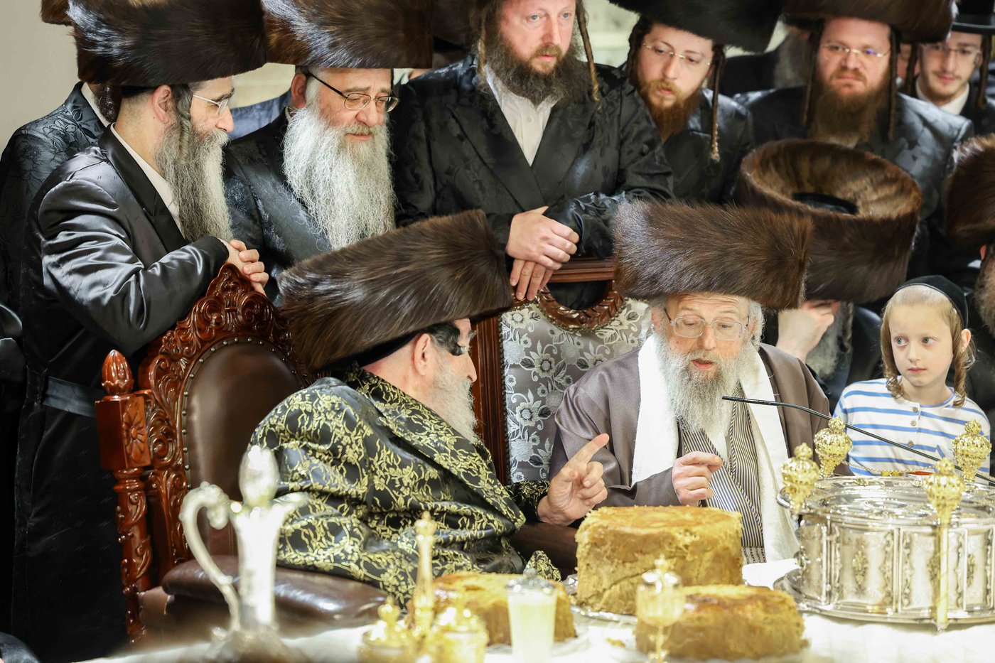 האדמו"ר מויז'ניץ בטיש חול המועד פסח