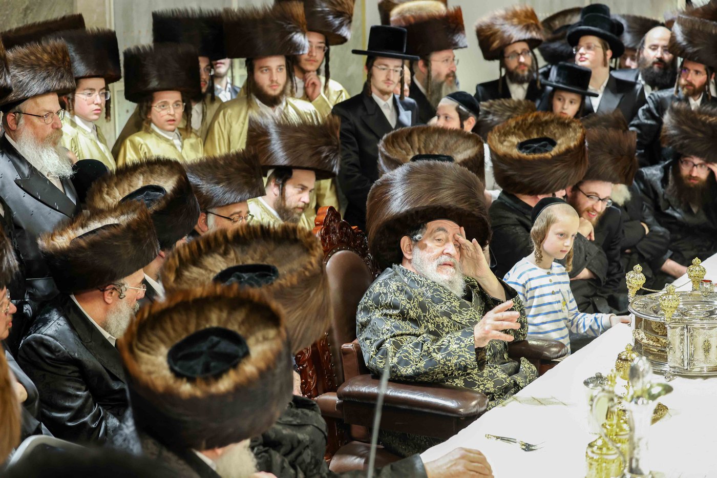 האדמו"ר מויז'ניץ בטיש חול המועד פסח