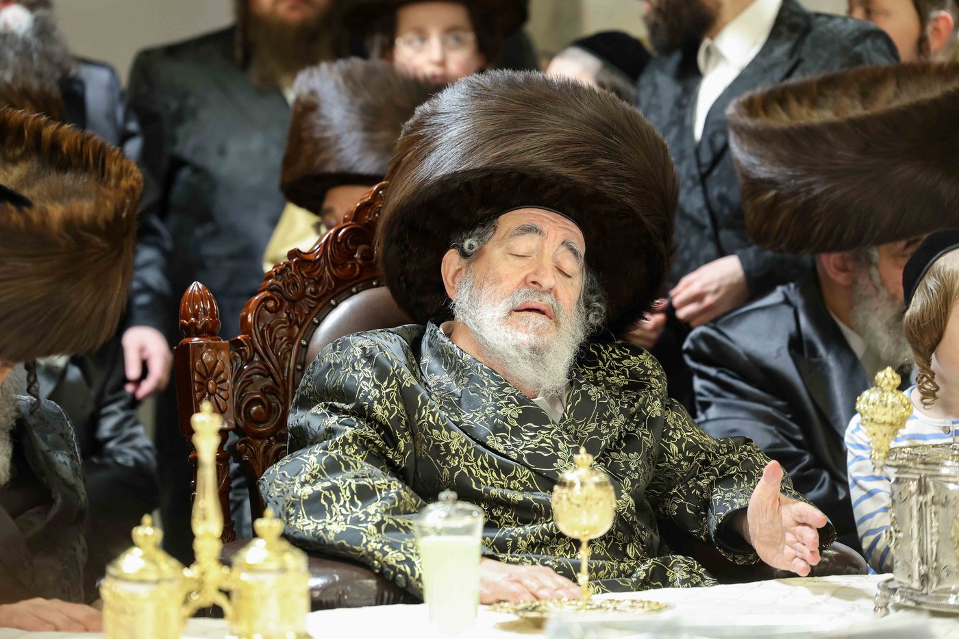 האדמו"ר מויז'ניץ בטיש חול המועד פסח