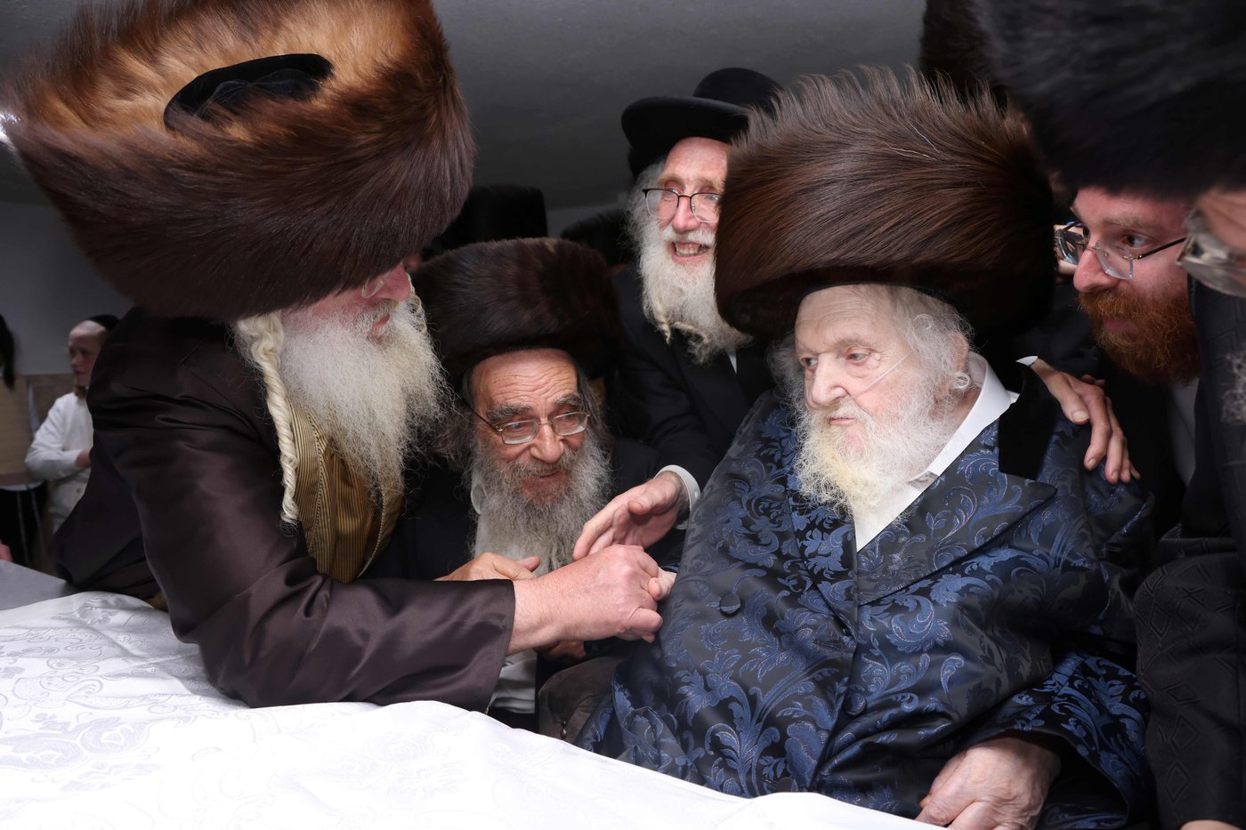 חג הפסח במעונו של הגר"מ שטרנבוך