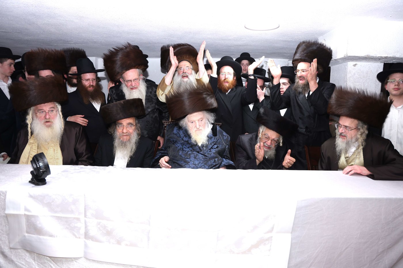 חג הפסח במעונו של הגר"מ שטרנבוך