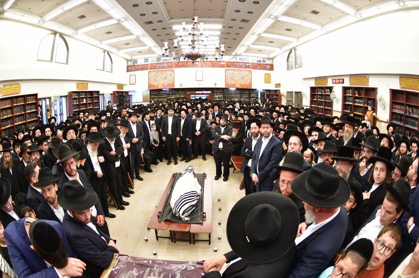 מסע הלויית הגר"א אלטמן זצ"ל