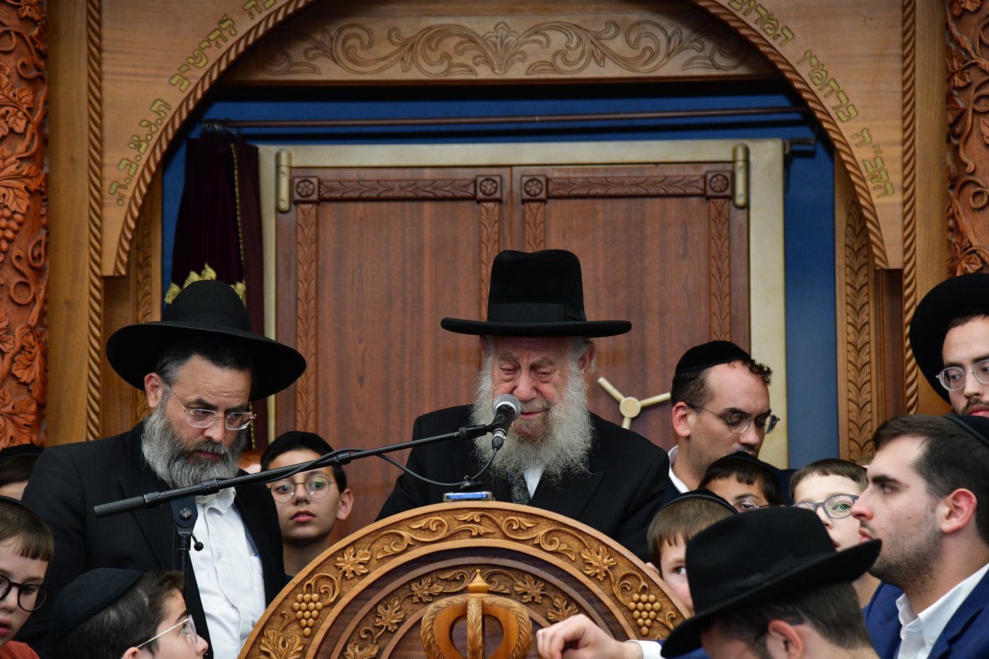 מסע הלויית הגר"א אלטמן זצ"ל