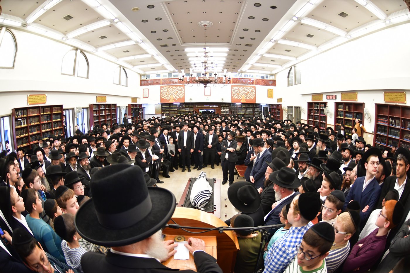 מסע הלויית הגר"א אלטמן זצ"ל