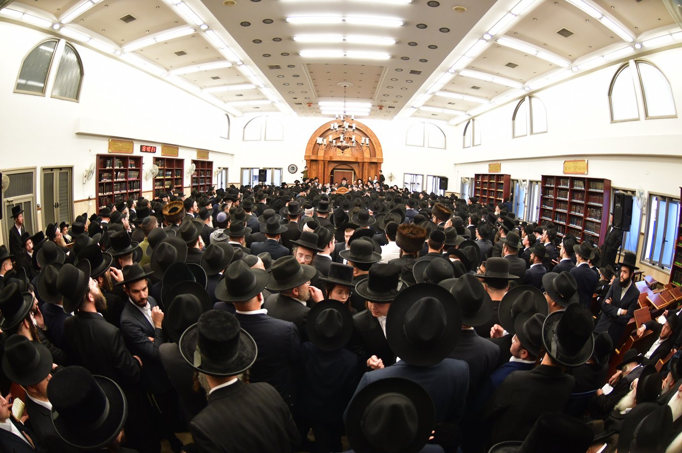 מסע הלויית הגר"א אלטמן זצ"ל