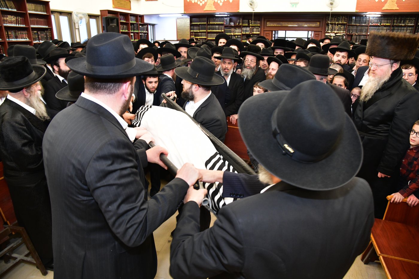 מסע הלויית הגר"א אלטמן זצ"ל