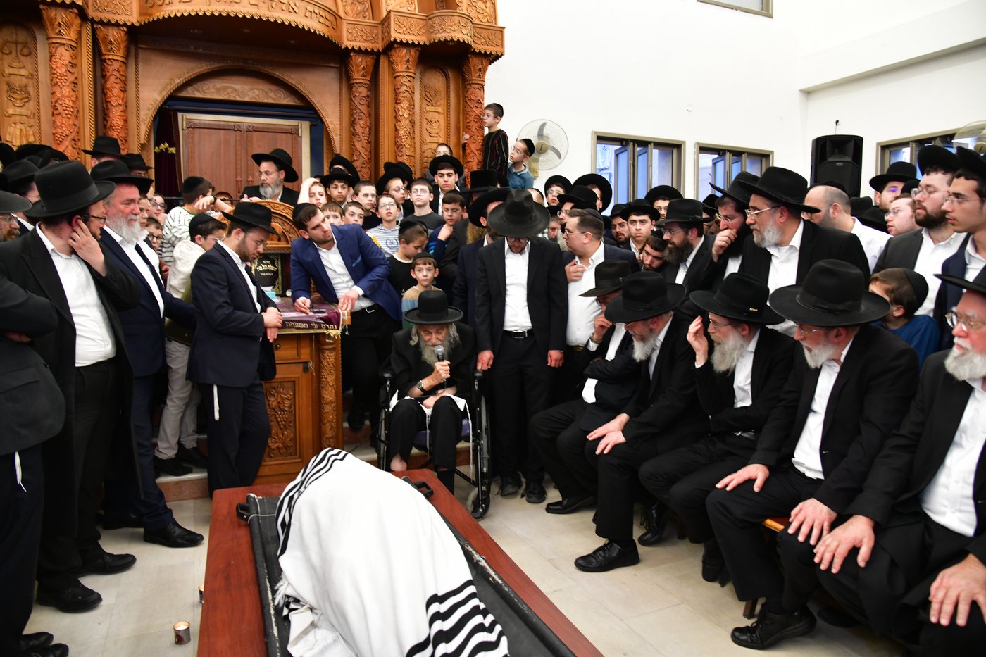 מסע הלויית הגר"א אלטמן זצ"ל