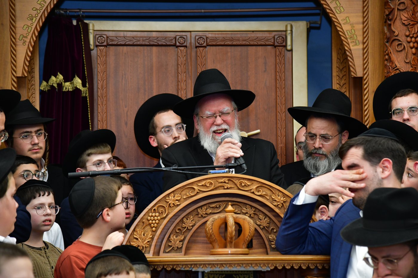 מסע הלויית הגר"א אלטמן זצ"ל