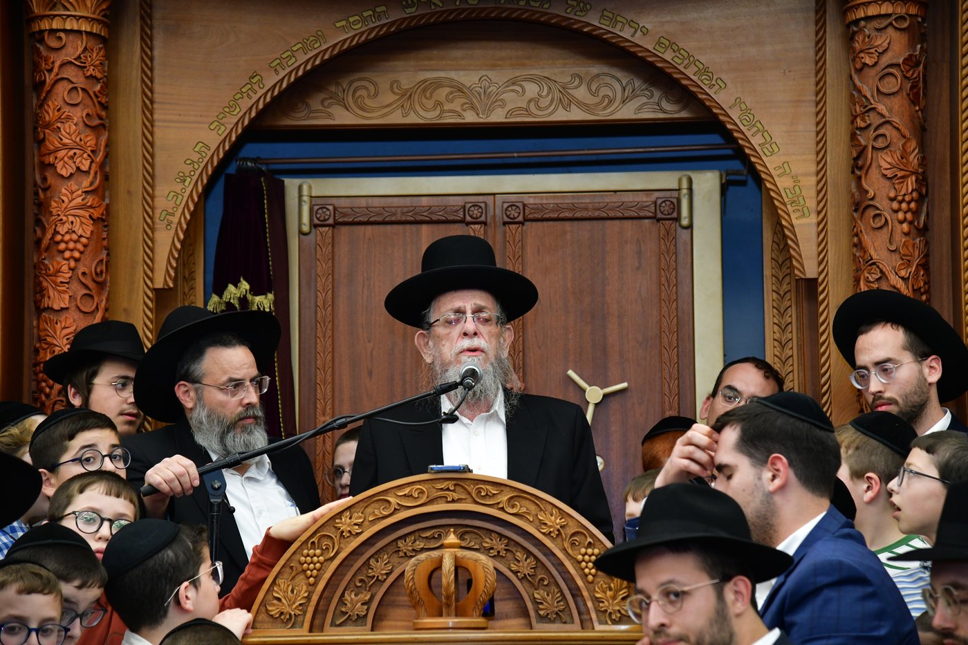 מסע הלויית הגר"א אלטמן זצ"ל