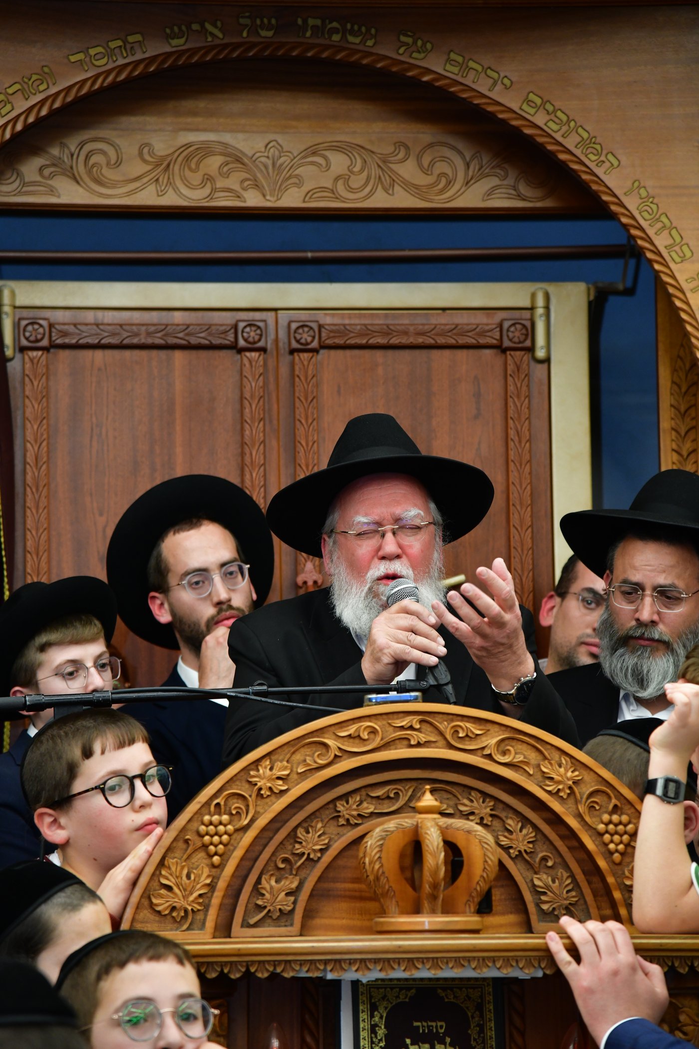 מסע הלויית הגר"א אלטמן זצ"ל