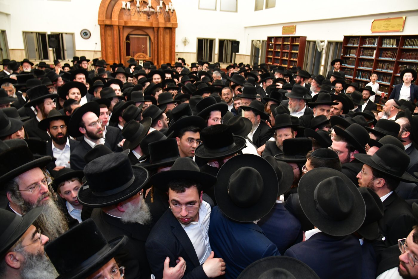 מסע הלויית הגר"א אלטמן זצ"ל