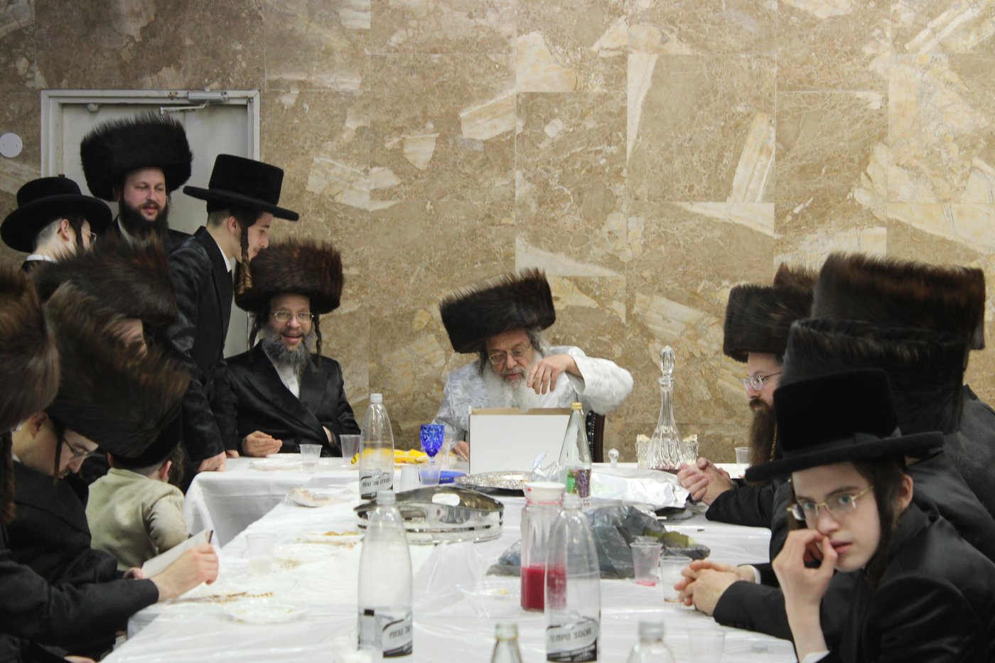 נעילת החג בחצה"ק קומרנא