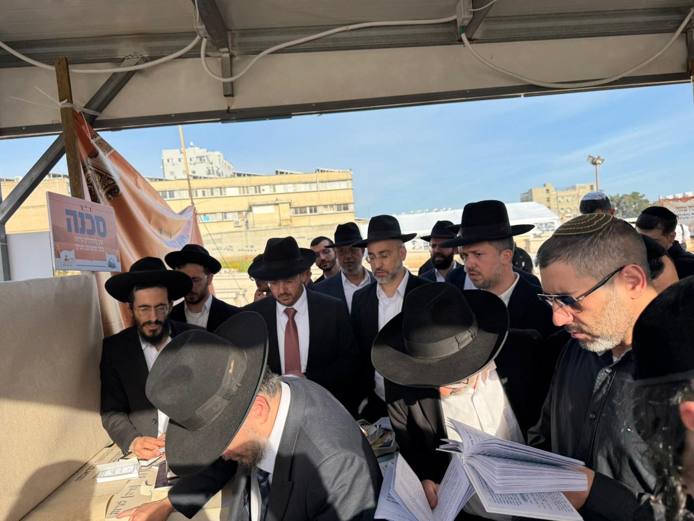 עליה לציון הגר"מ מאזוז זצ"ל