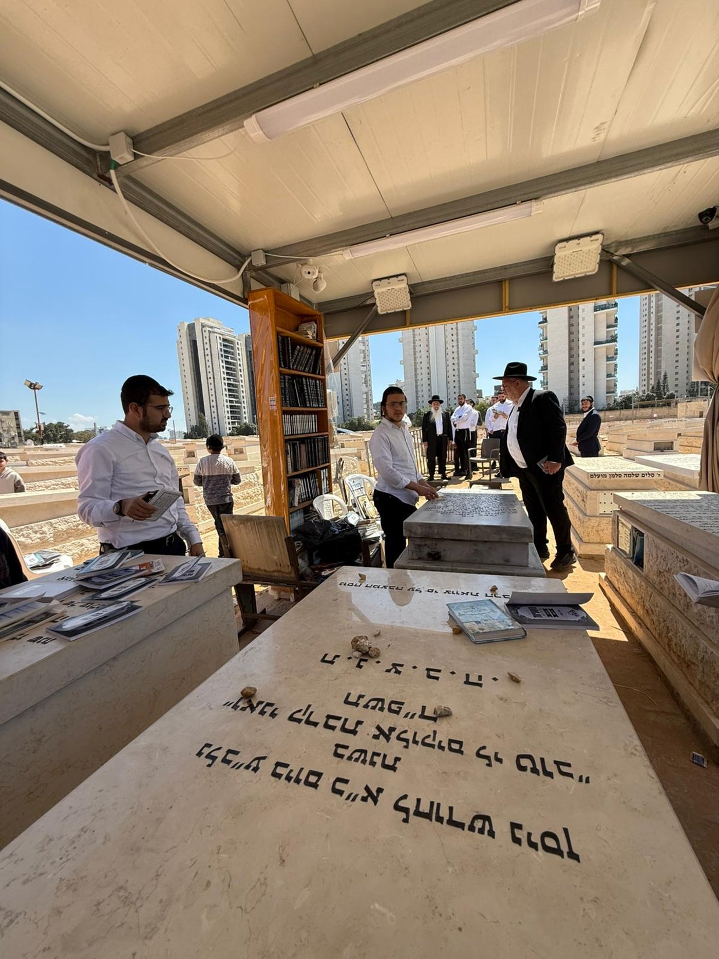 עליה לציון הגר"מ מאזוז זצ"ל