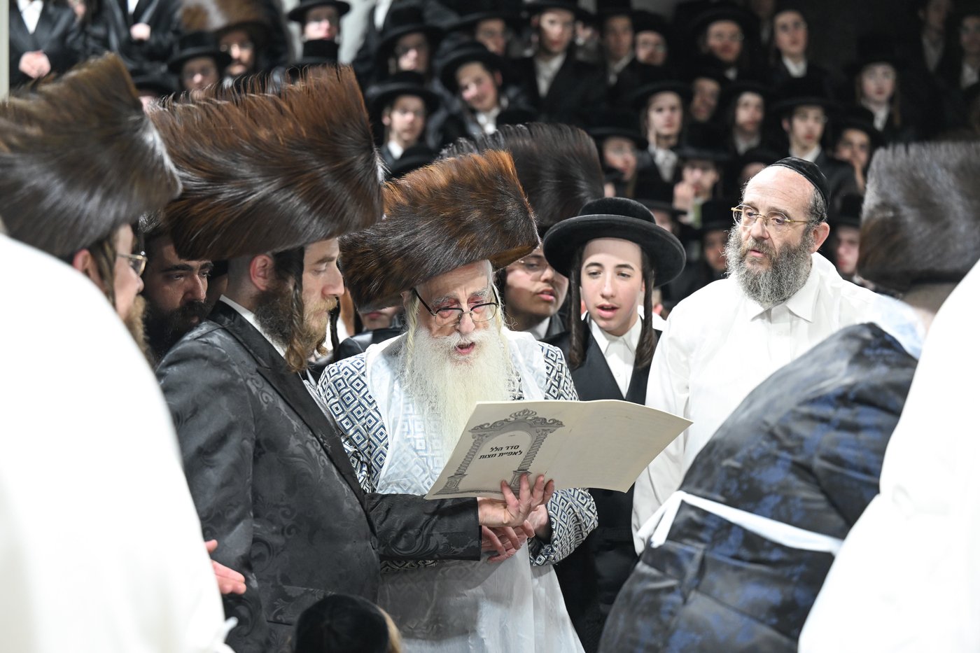 האדמו"ר מצאנז באפיית מצות מצווה