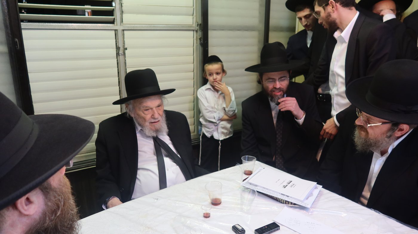 חג הפסח אצל הגרמ"ה הירש