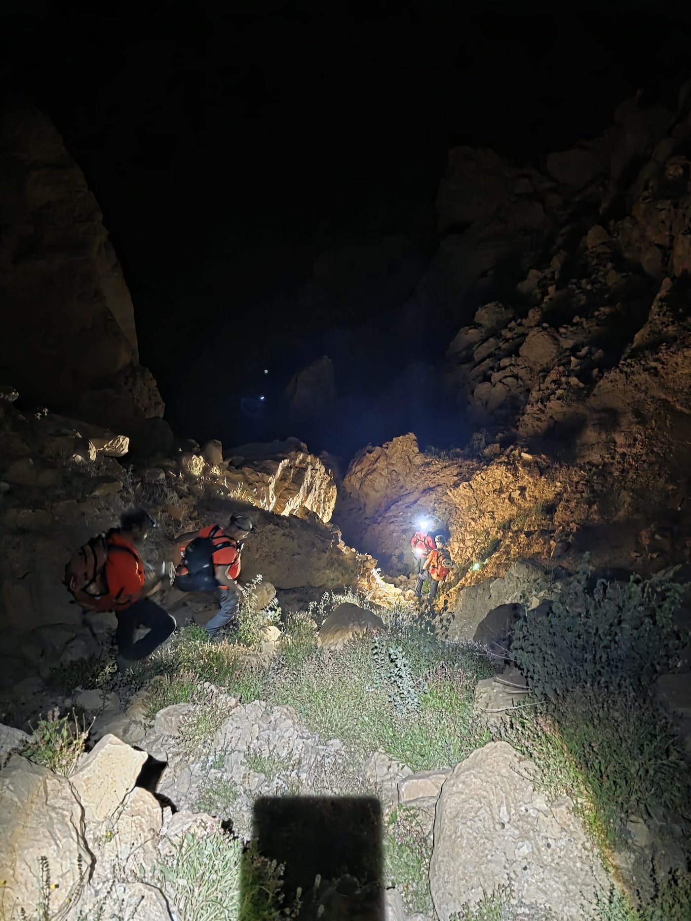 החילוצים, הלילה