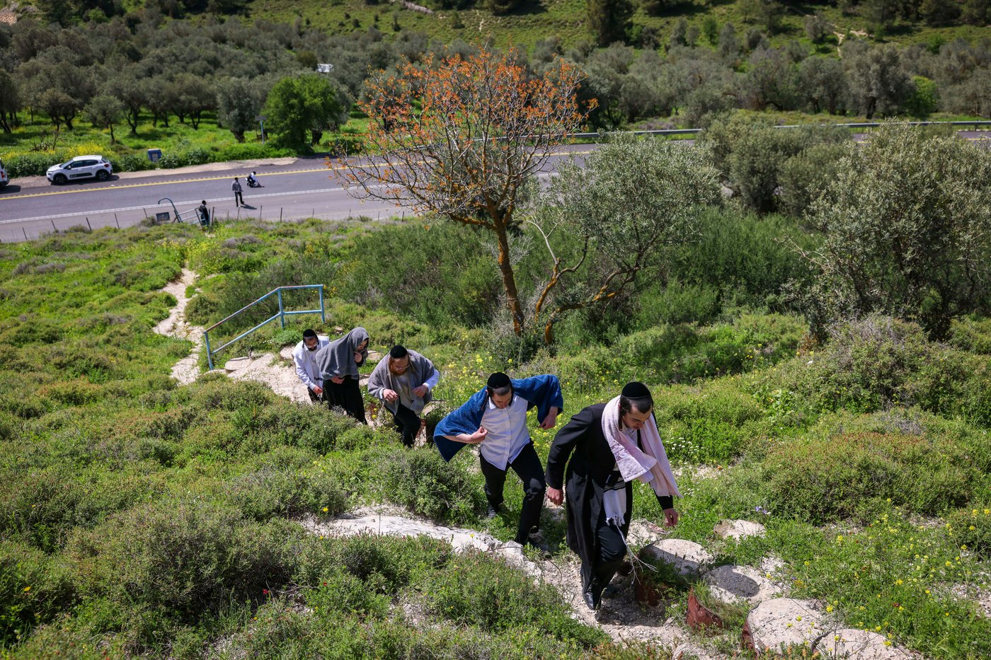 בין הזמנים במירון, אתמול