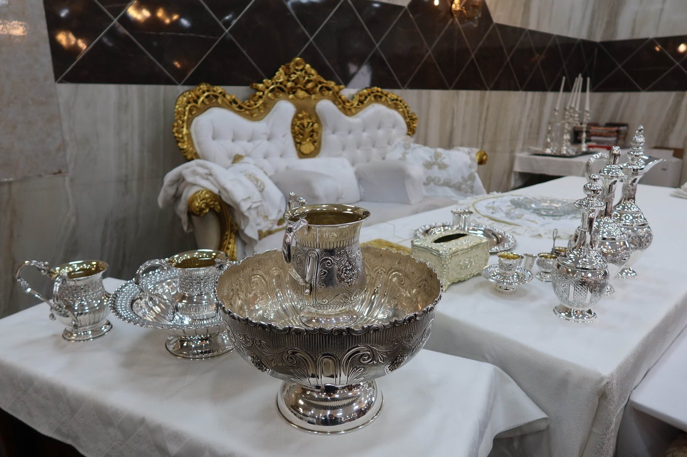 חג הפסח בחצה"ק קרעטשניף