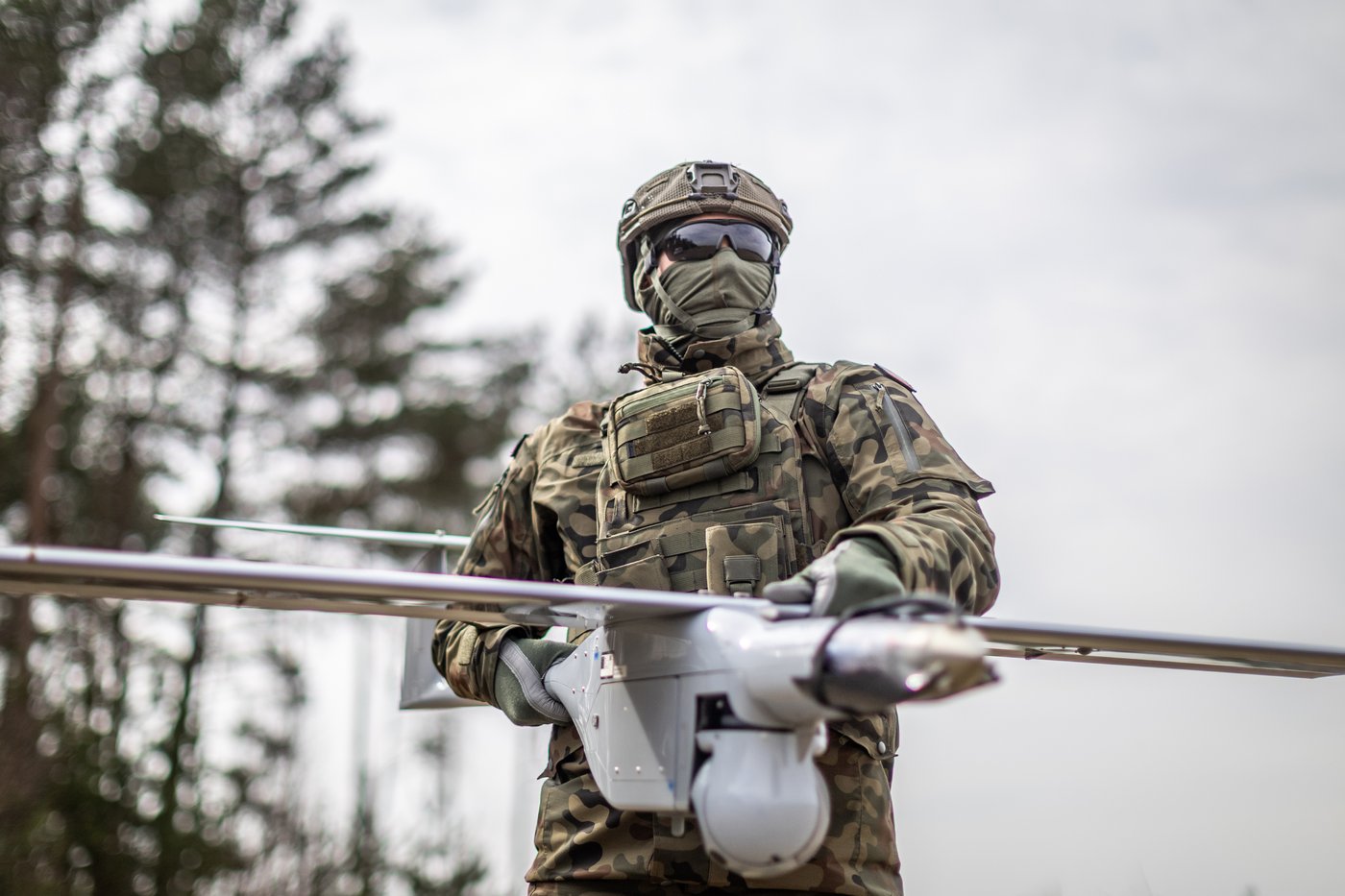 לוחם פולני עם רחפן