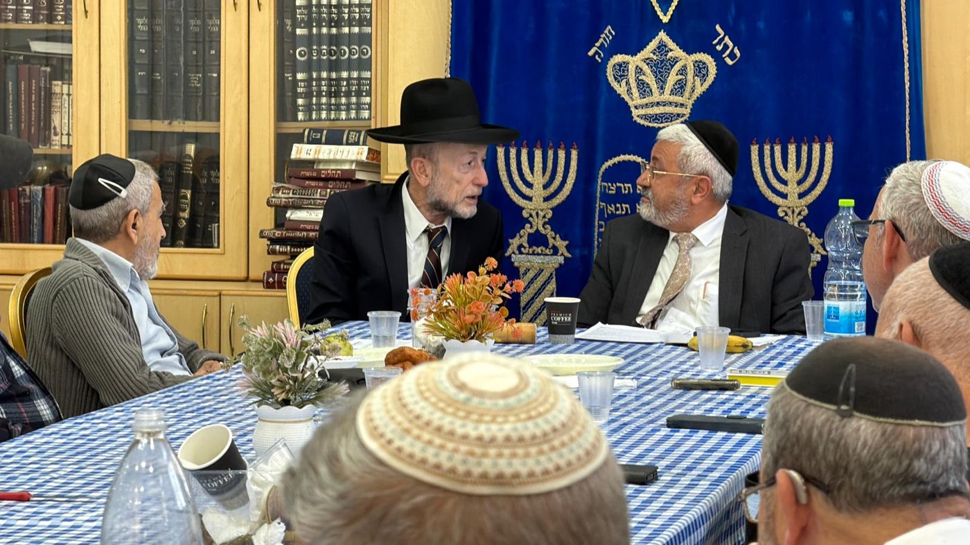 מקלב עם הרב מוסאי ואנשי העיר