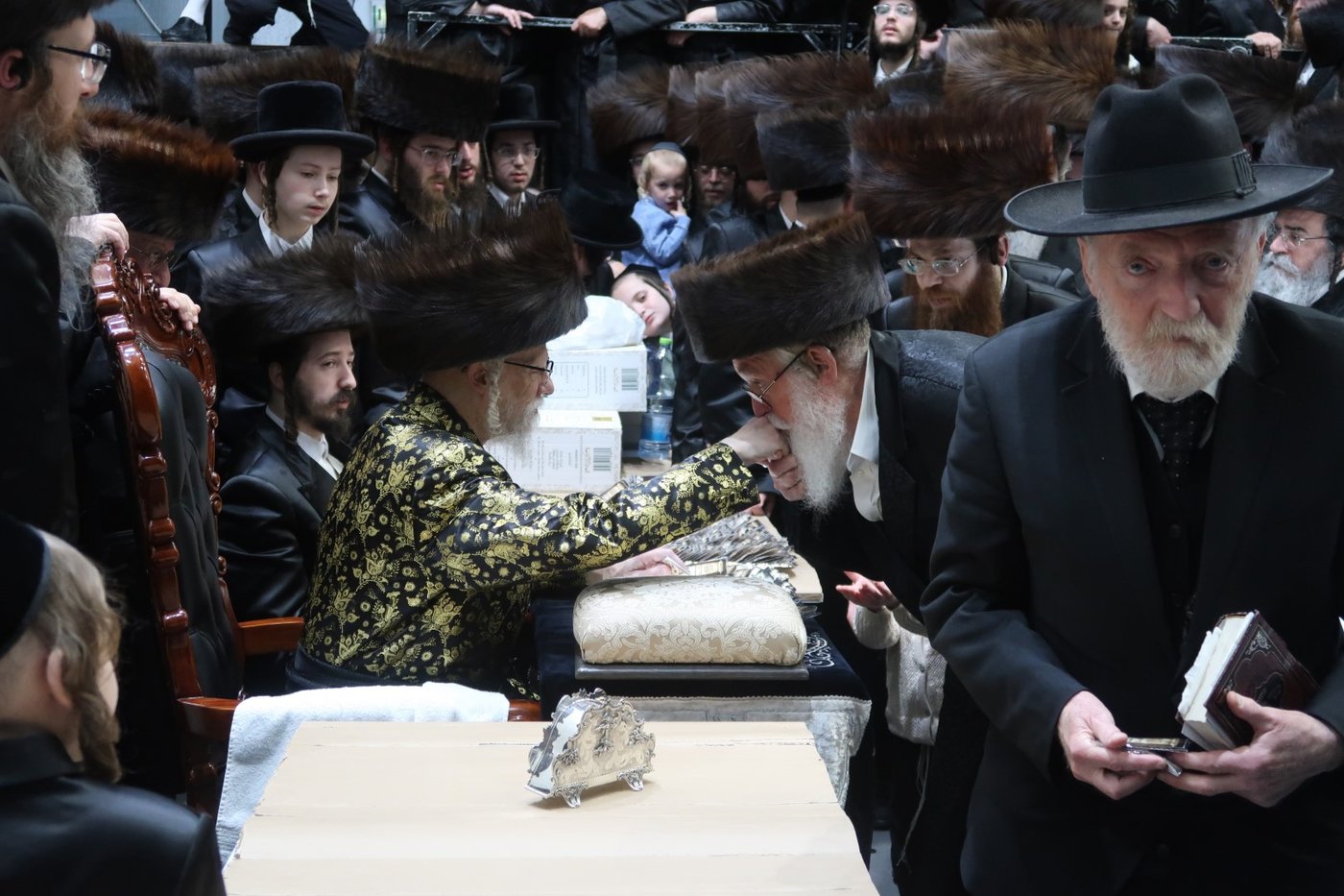 חג הפסח בחצה"ק סערט ויז'ניץ