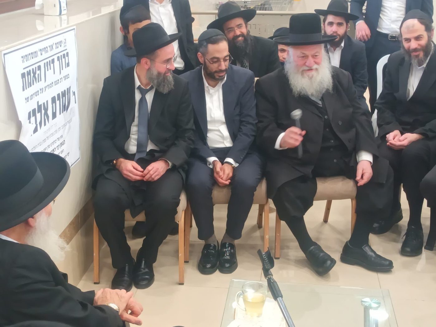 ניחום אבלים אצל הגאון רבי ראובן אלבז