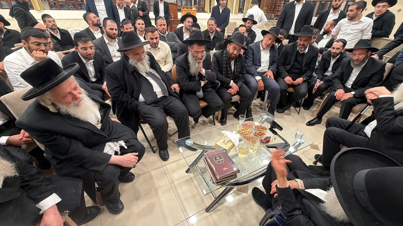 ניחום אבלים אצל הגאון רבי ראובן אלבז