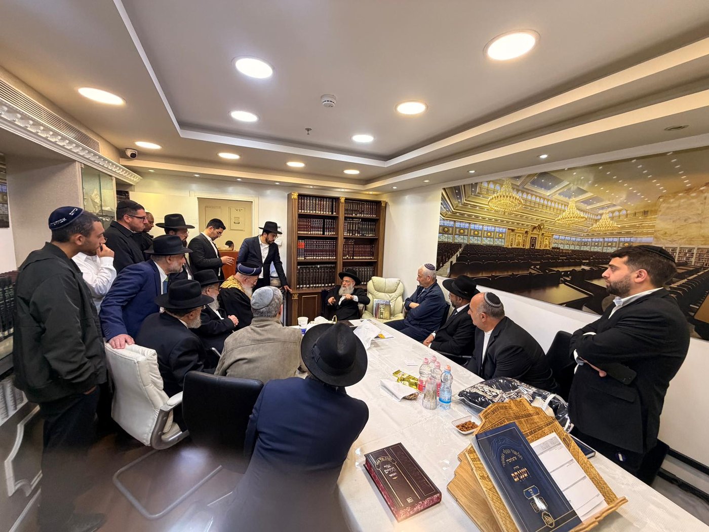 ניחום אבלים אצל הגאון רבי ראובן אלבז