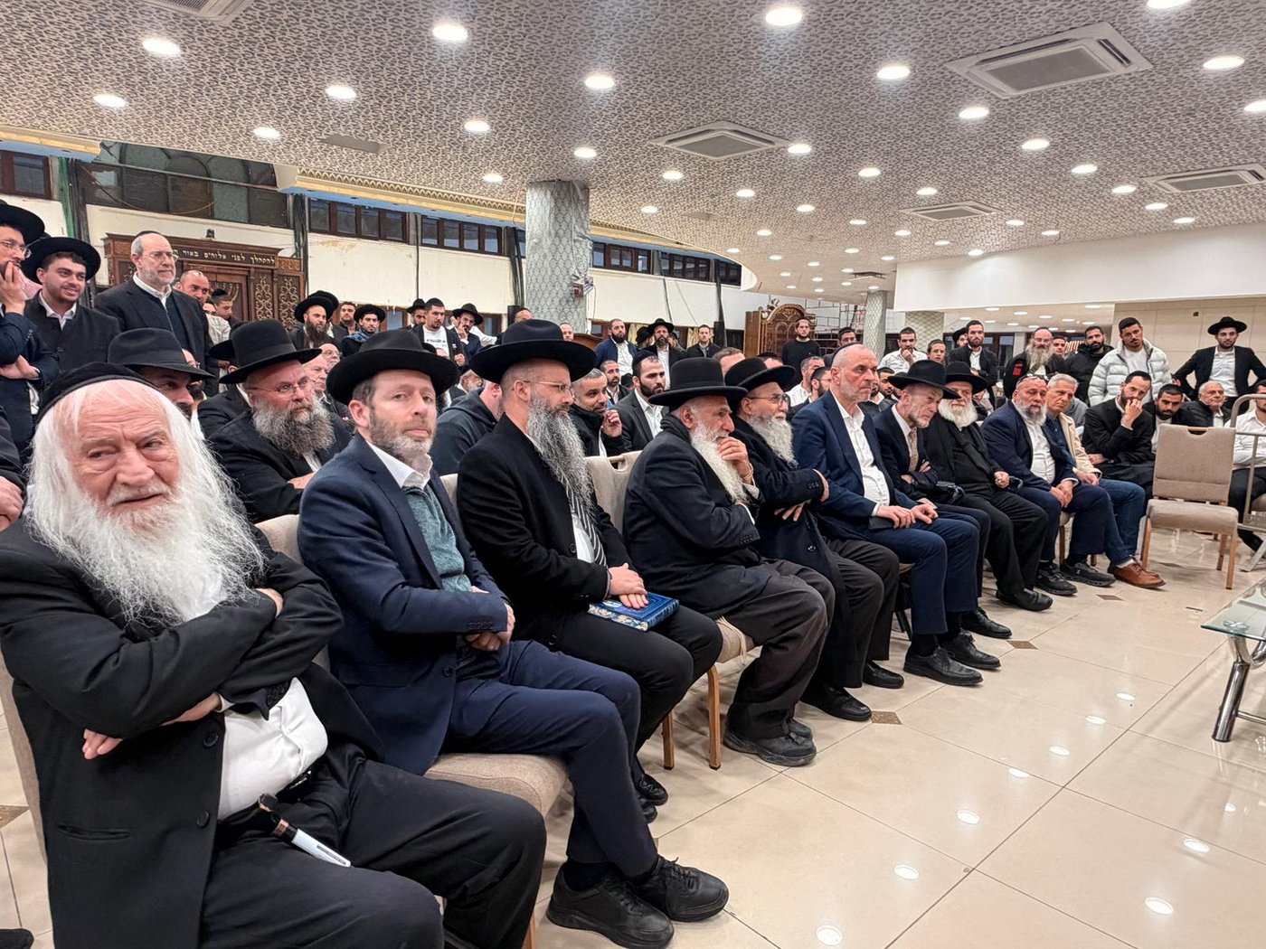 ניחום אבלים אצל הגאון רבי ראובן אלבז