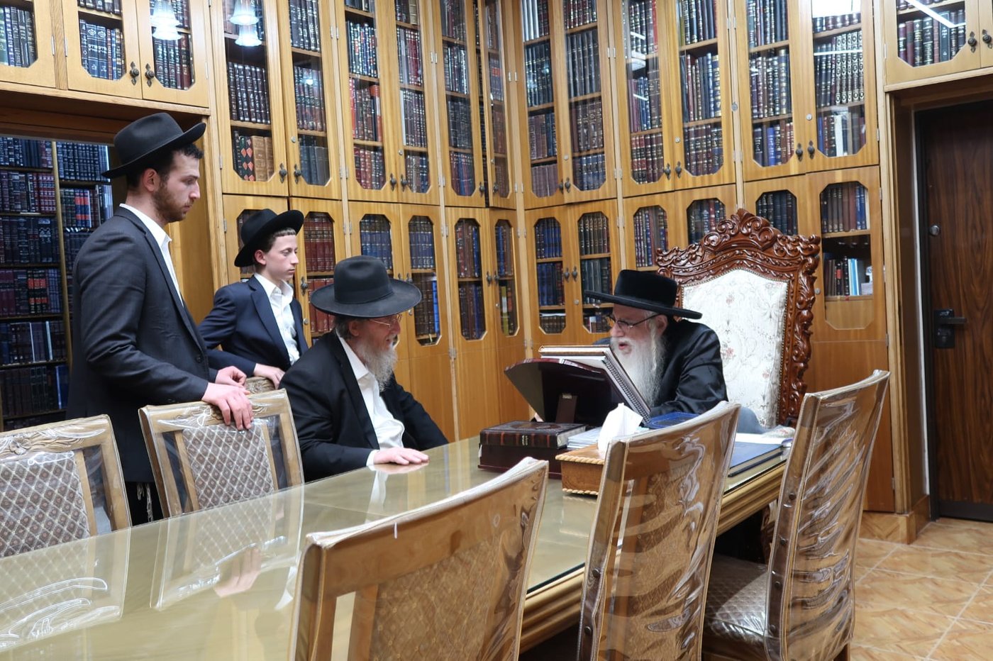 משפחת שפיגל אצל האדמו"ר מצאנז